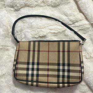 Burberry purse